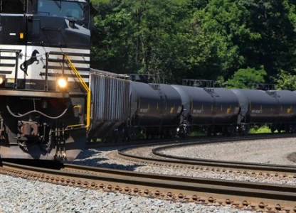 Oil price slump forces shift to ethanol at Oregon terminal